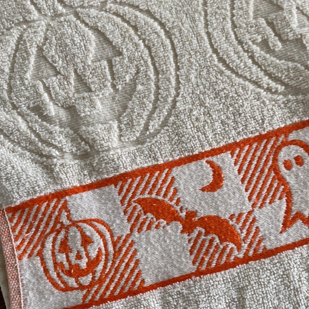 Olive & Thyme Halloween Jack-o-Lantern Hand Towel. Made in Portugal